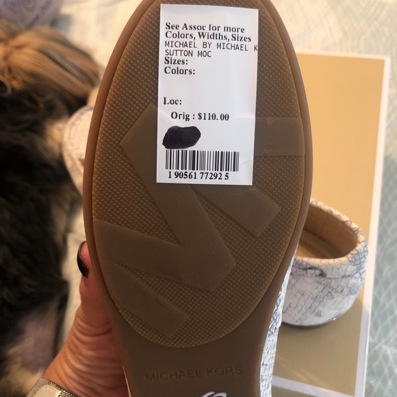 NIB Michael Kors Sutton Moccasins Flats SZ 6 - Picture 4 of 4